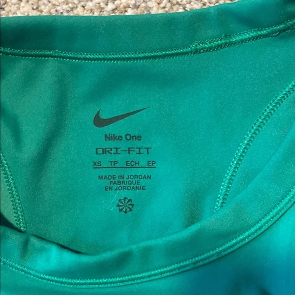 Nike Green Tank Top - Picture 2 of 3